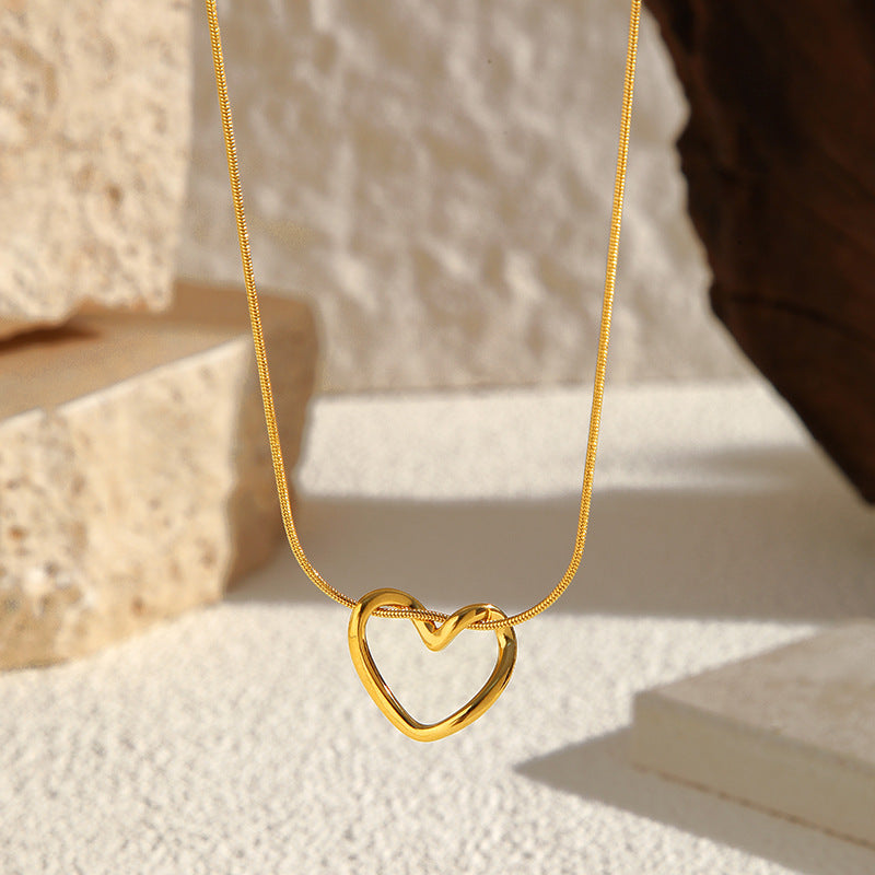 Chic Gold Plated Hollow Heart Pendant Necklaces 6W6JNC634
