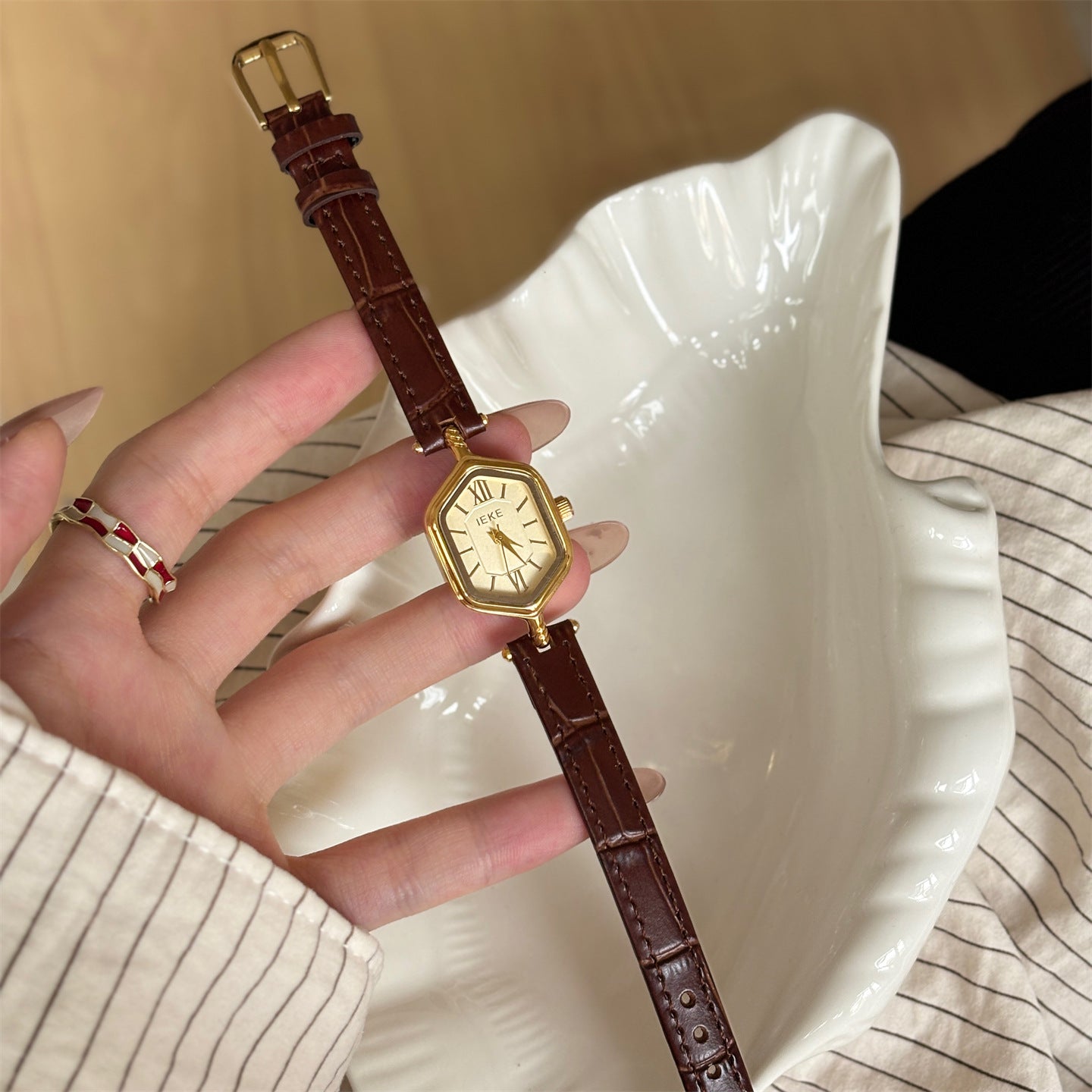 Vintage Leather Strap Watch - DippedShop Wholesale - #2643