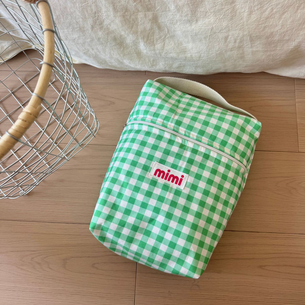 Cute Strawberry Print Portable Cosmetic Bag 6C5CO275