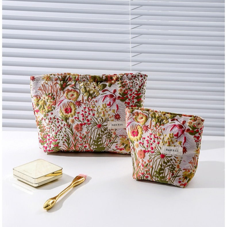 Vintage Floral Jacquard Portable Makeup Bag DP25C577