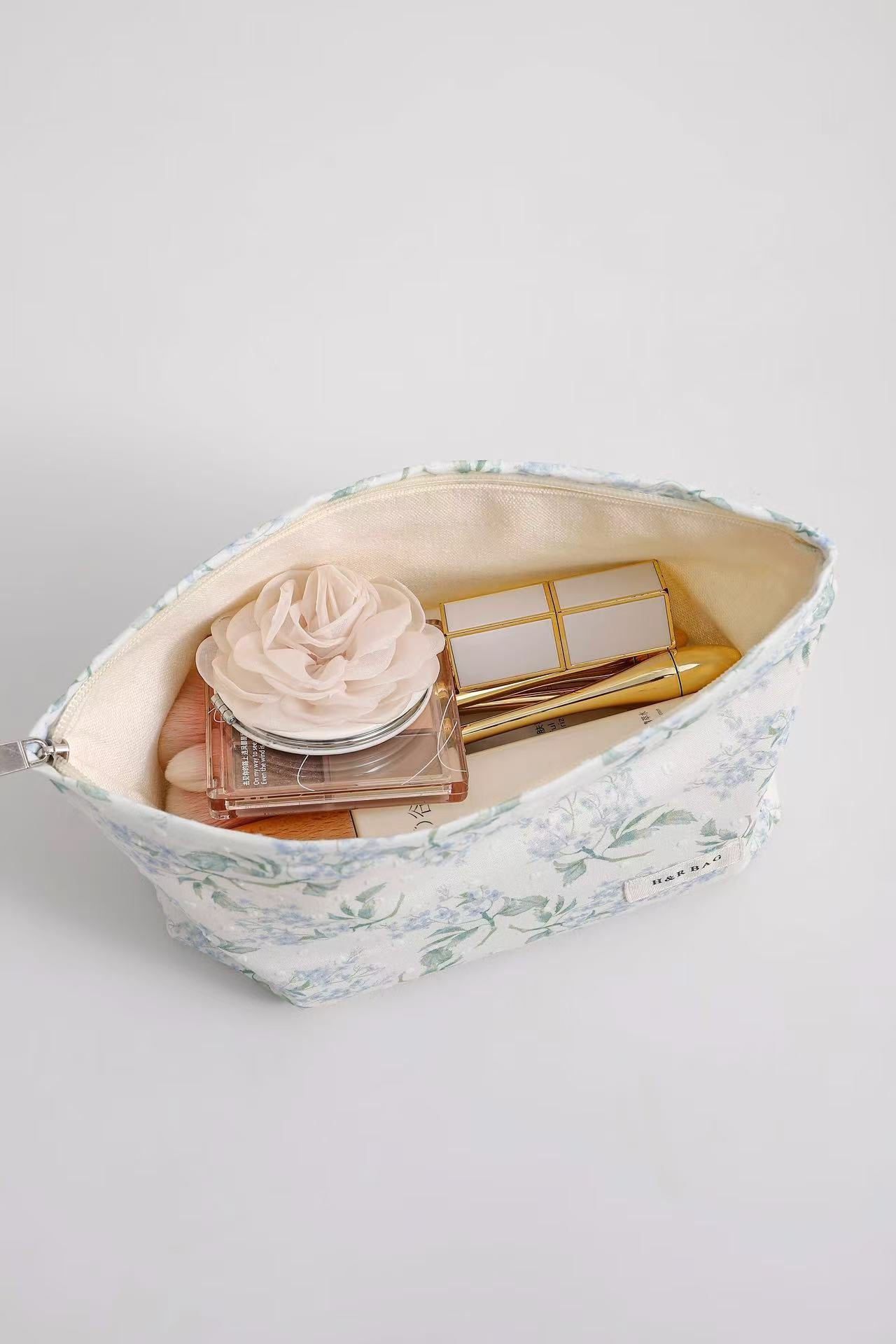 Cartoon Print Cosmetic Bag - DippedShop Wholesale - #7811