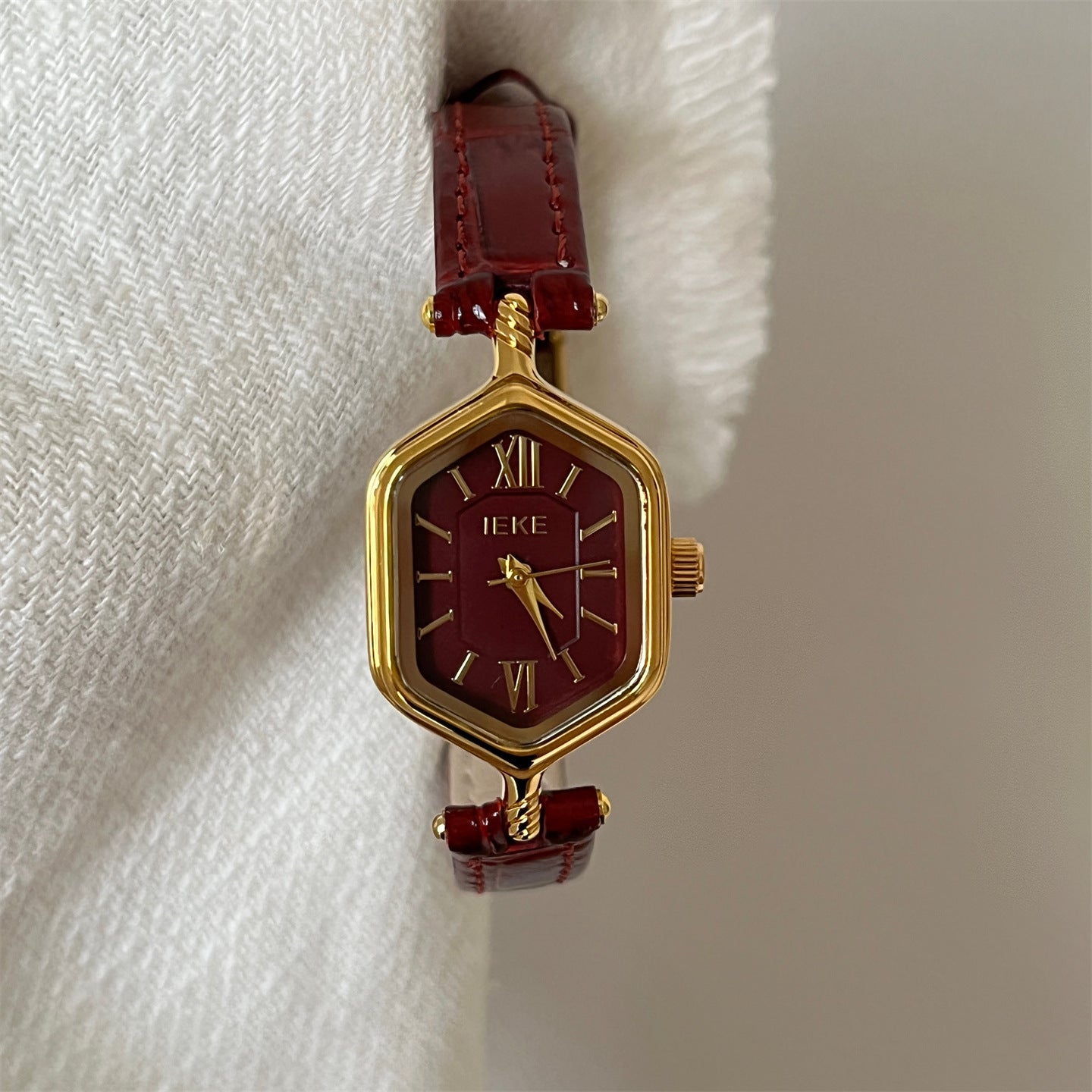 Vintage Leather Strap Watch - DippedShop Wholesale - #4339