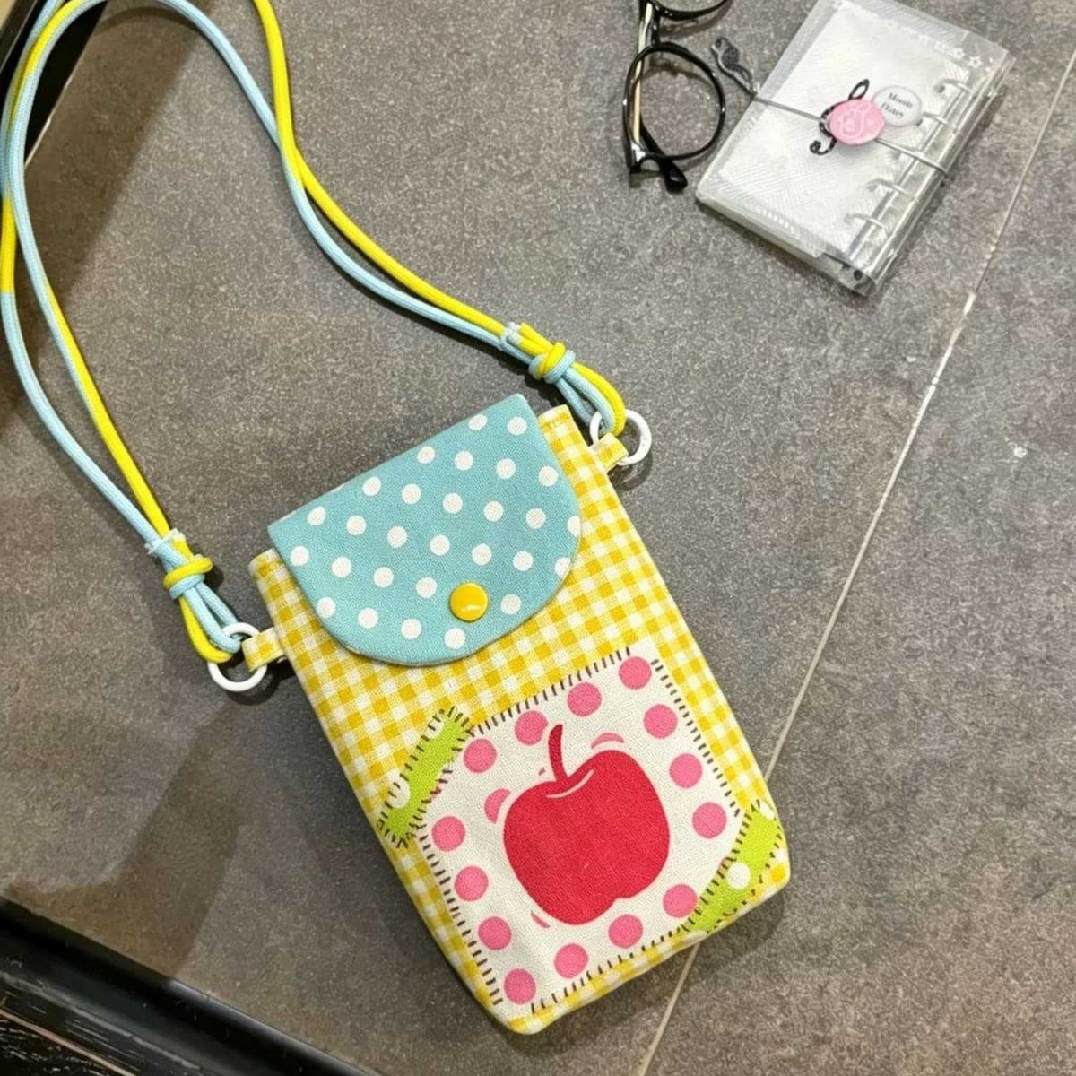 Cute Polka Dots Apple Print - DippedShop Wholesale - #0547