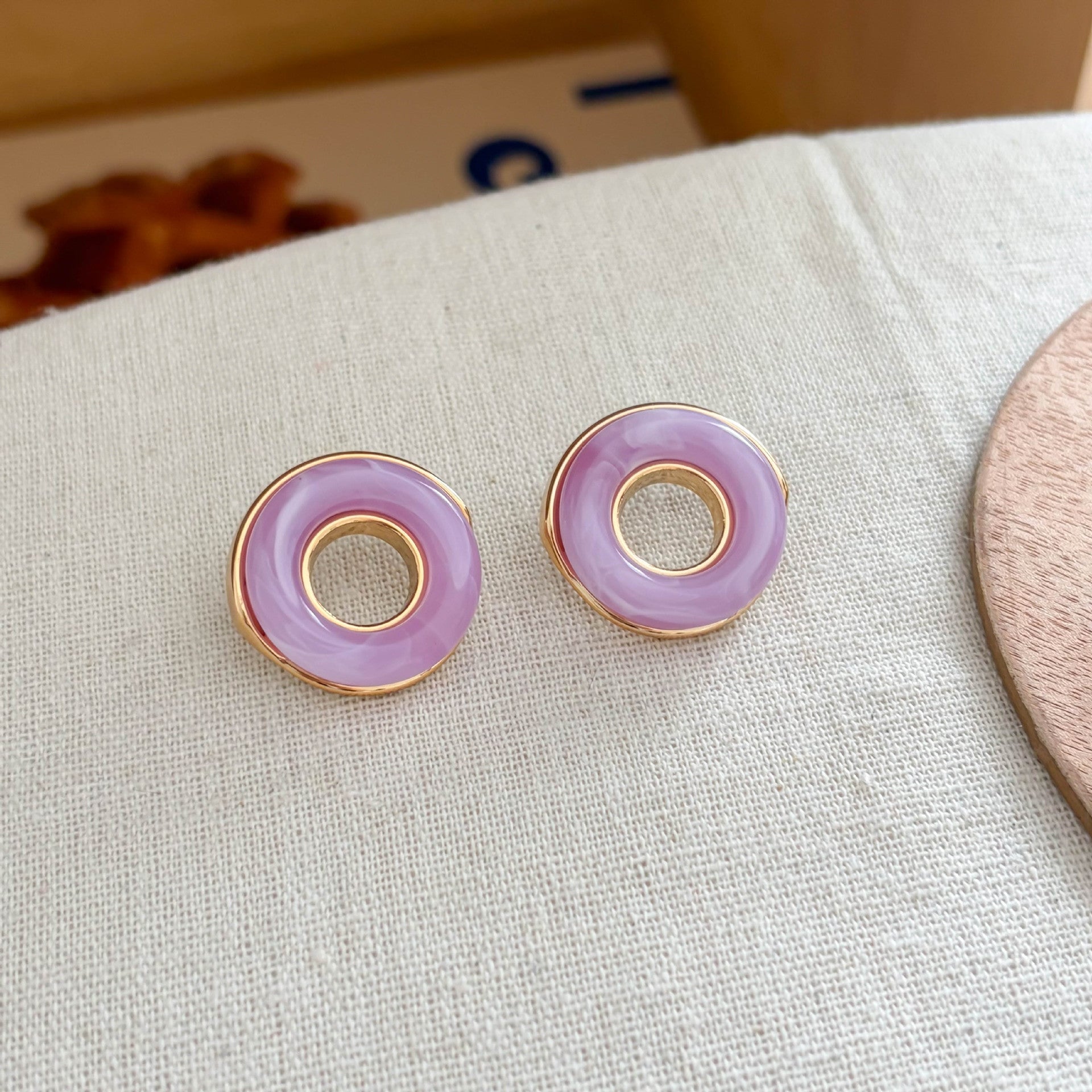 Fashion Hollow Out Resin Round Stud Earrings 6W6JER558