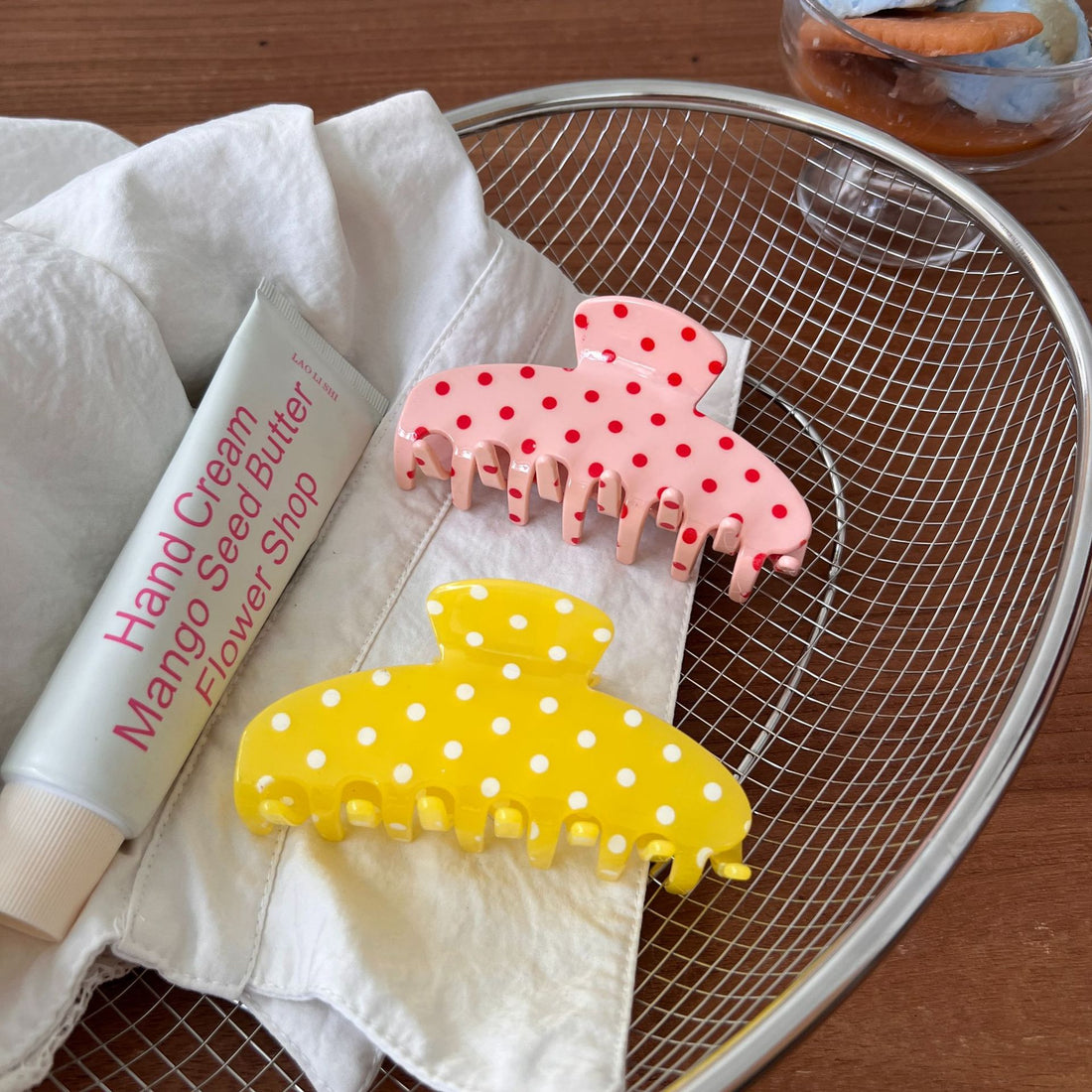 Non-Slip Polka Dot Hair Claw - DippedShop Wholesale - #6259