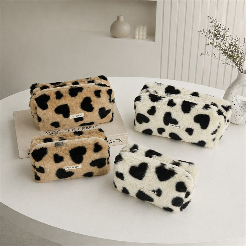 Vintage Heart Pattern Plush Cosmetic Bag 6C5CO278