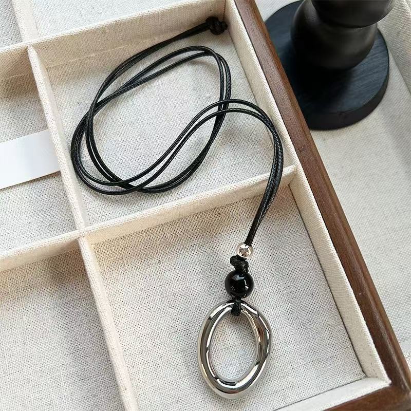 Casual Irregular Circle Pendant Statement Necklace 6W6JNC409L