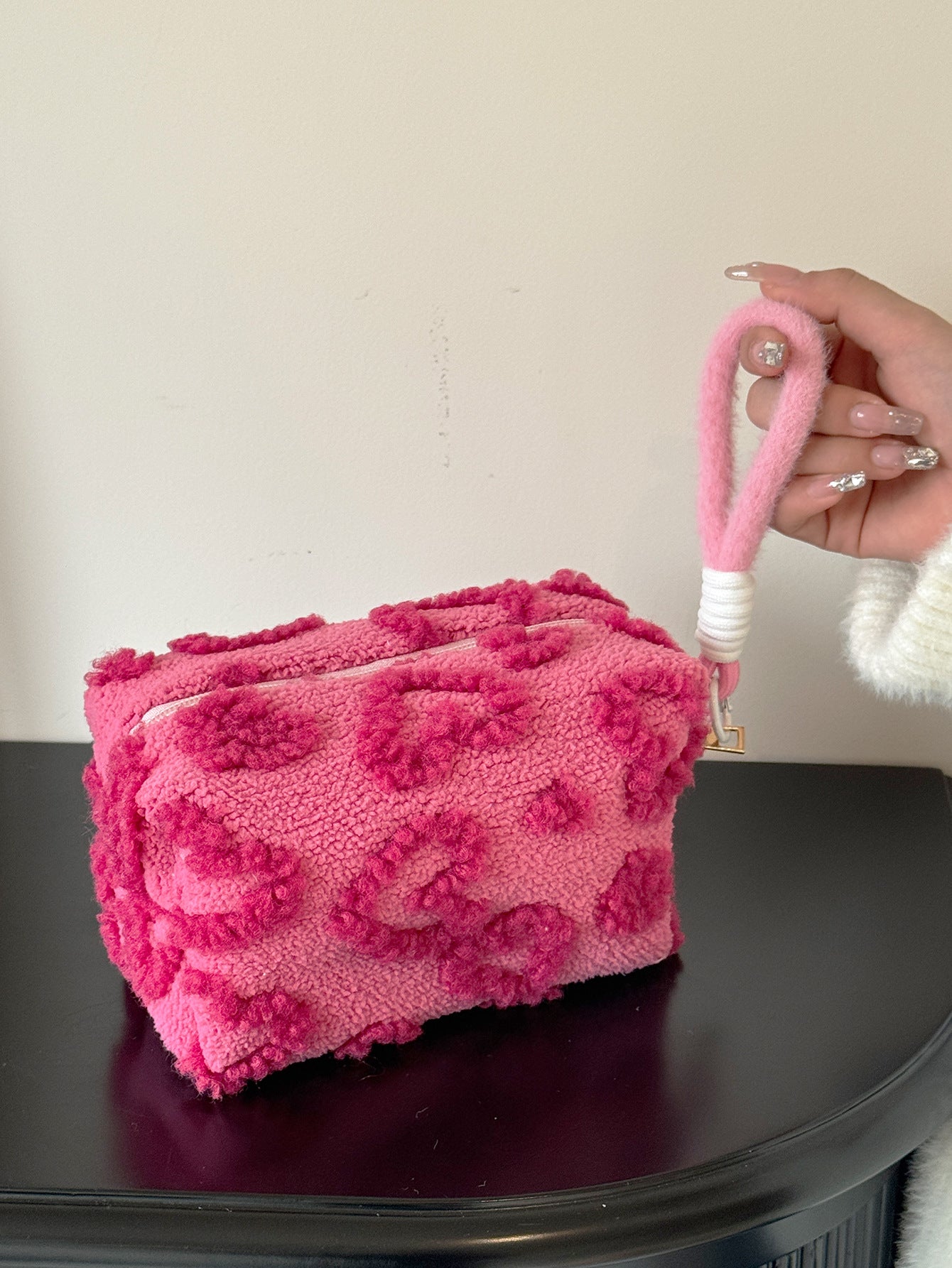 Sweet Plush Heart Large Capacity Cosmetic Bag 6S5CO114