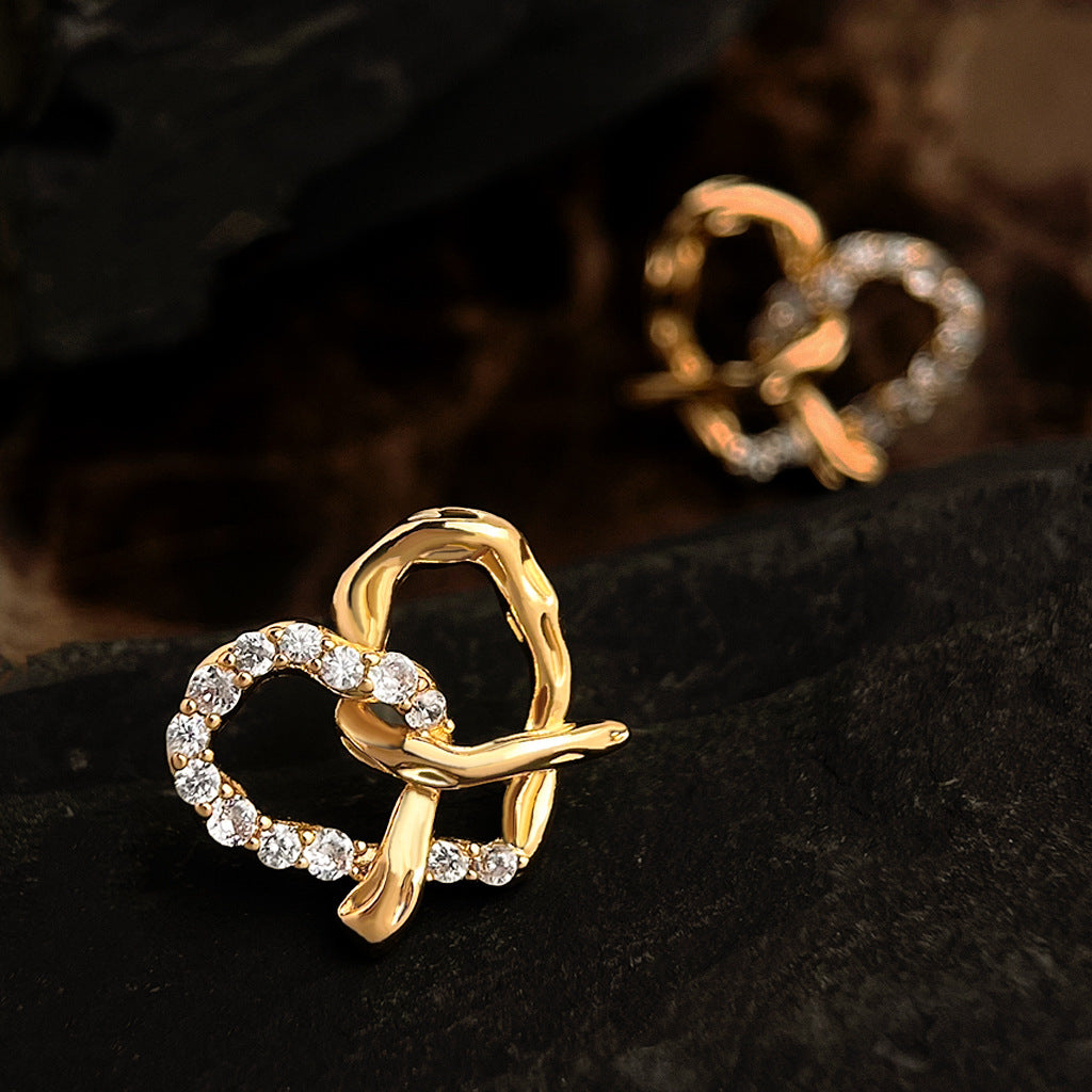 Elegant Hollow Heart Rhinestones Stud Earring 6W6JER562