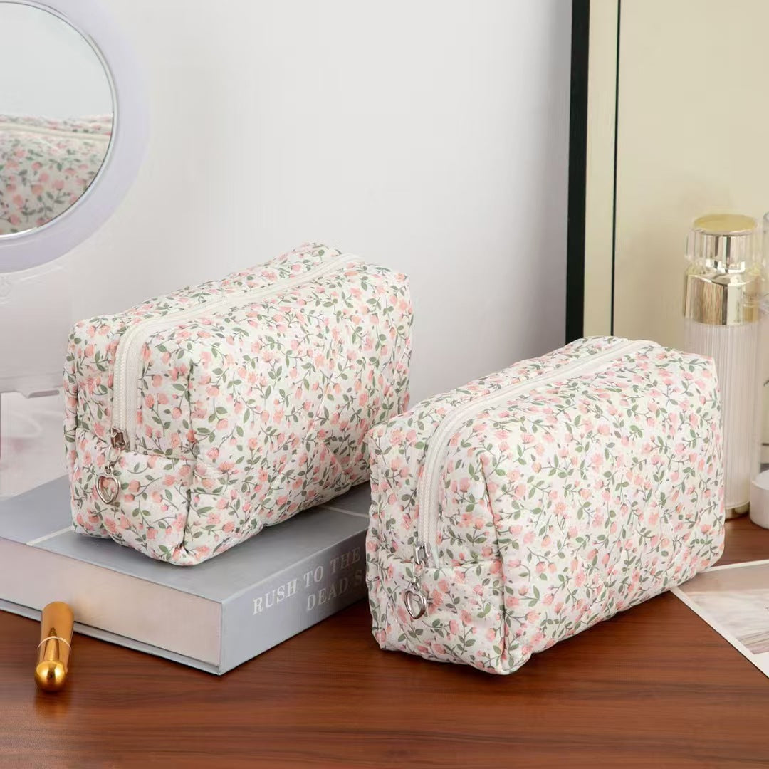 Sweet Floral Print Quilt Shell Cosmetic Bag 6S5CO102
