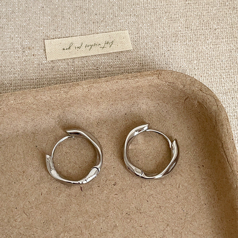 Minimalist Twist Hoop Earrings - DippedShop Wholesale - #1571