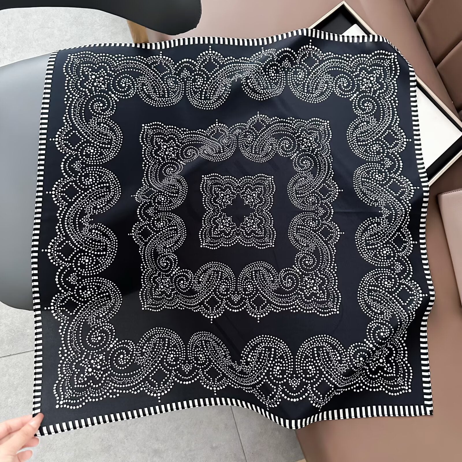 Paisley Print Luxury Mulberry Silk Square Scarf MK2BW6W6NSI04