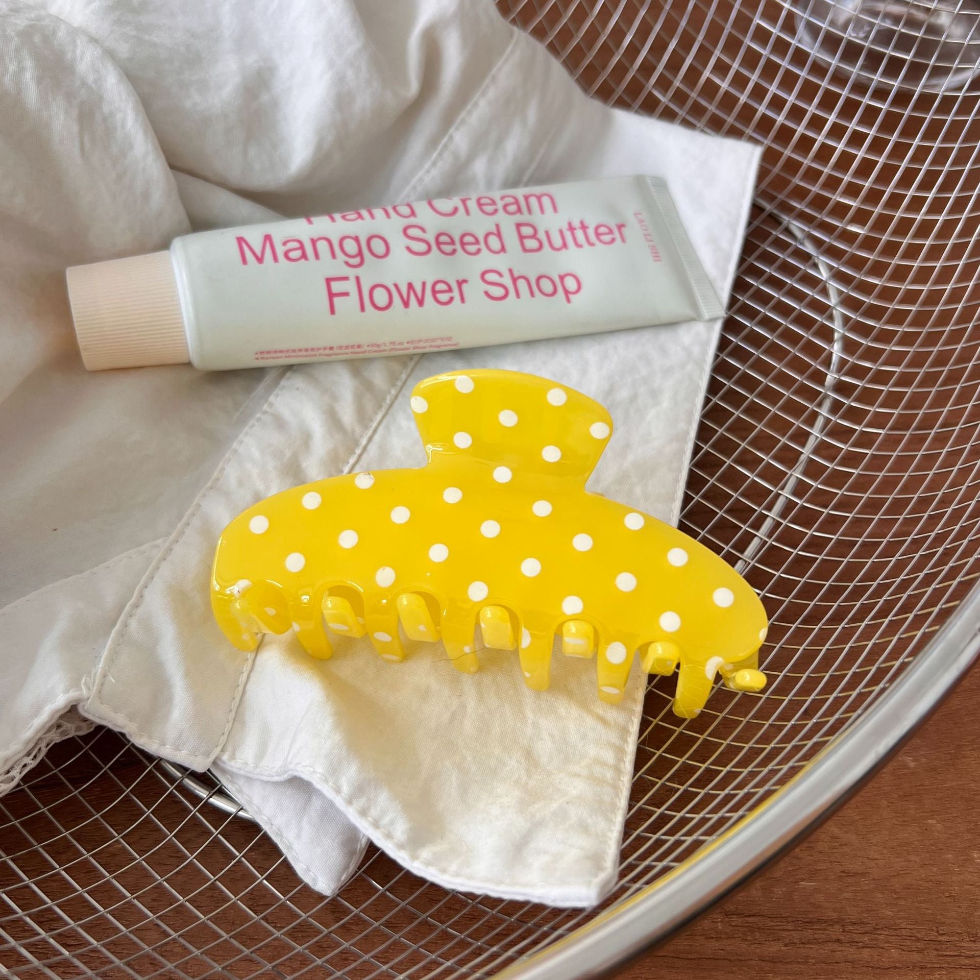 Minimalist Polka Dots Non-Slip Hair Claw MK2PPIM6W6HCP1264