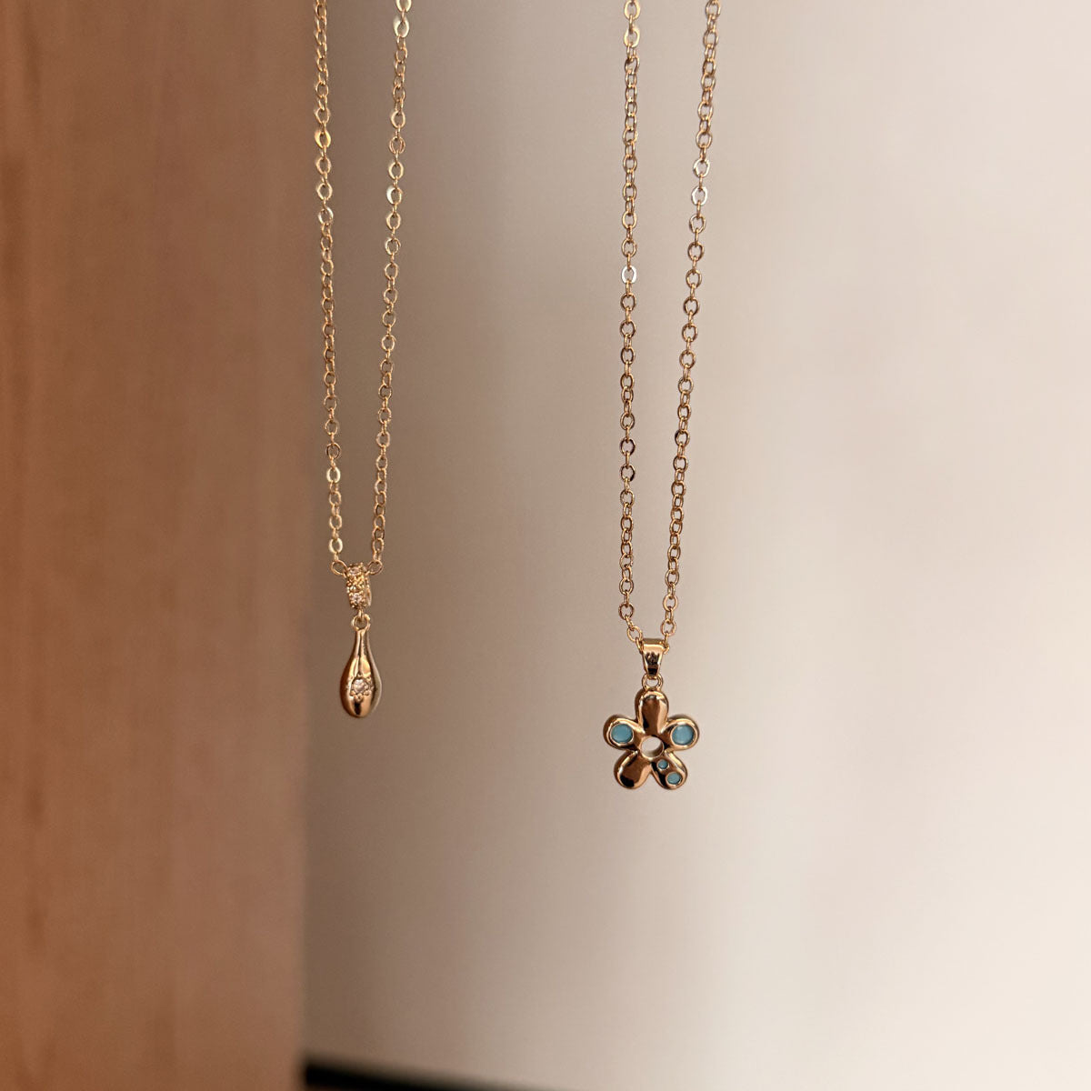 Flower Teardrop Pendant Necklace - DippedShop Wholesale - #8547
