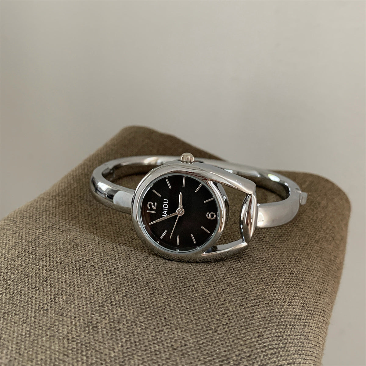 Analog Bangle Watch - DippedShop Wholesale - #6291