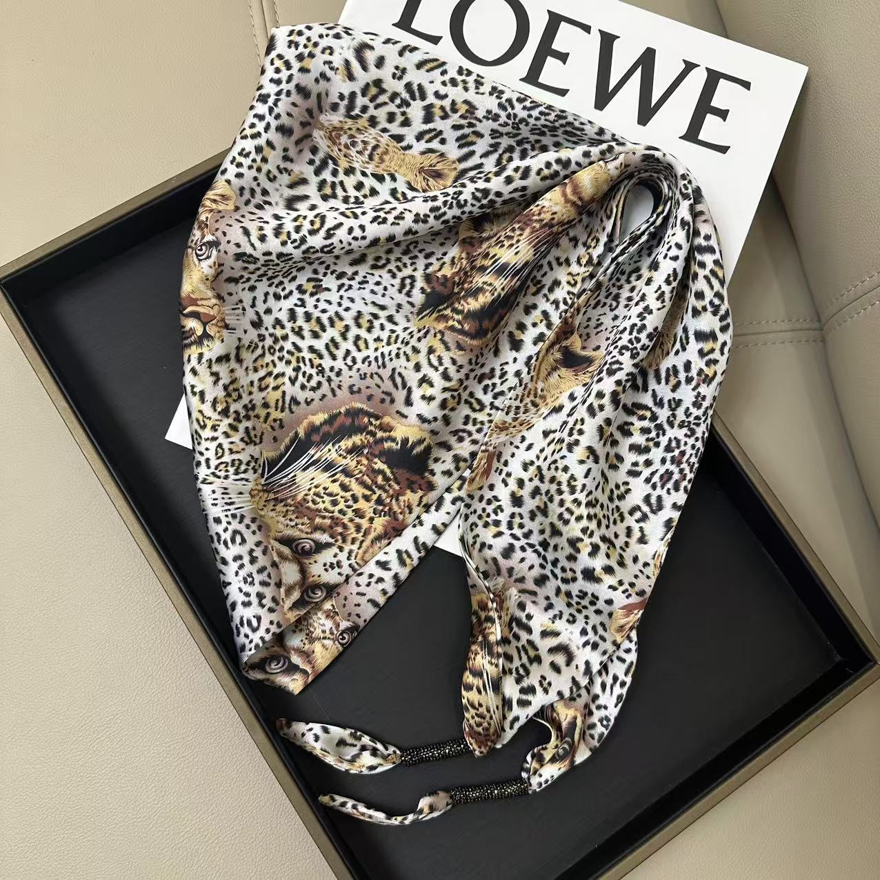 Vintage Leopard Print Versatile Silk Scarf 6W6NSI239