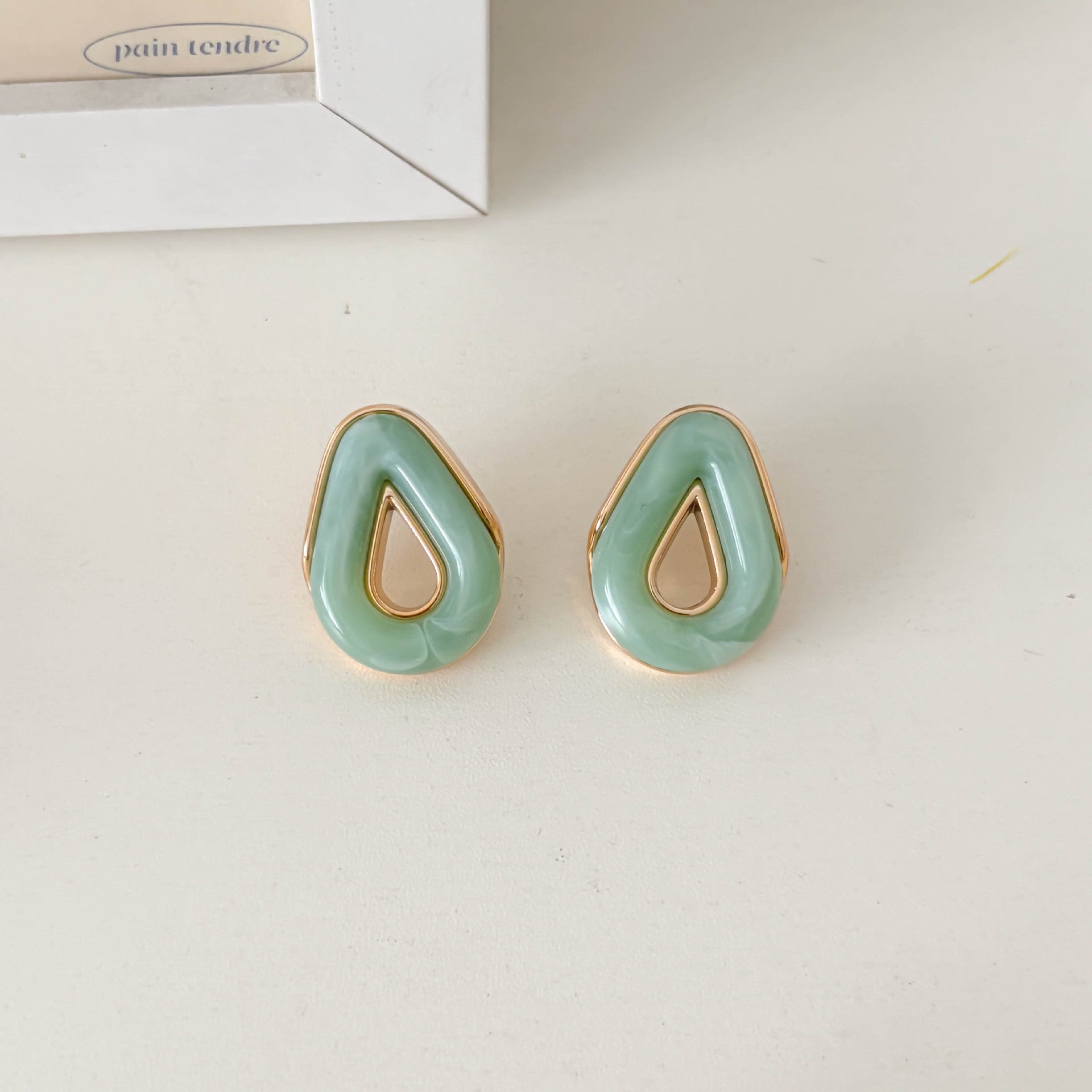 Minimalist Solid Color Hollow Acrylic Stud Earring 6W6JER559