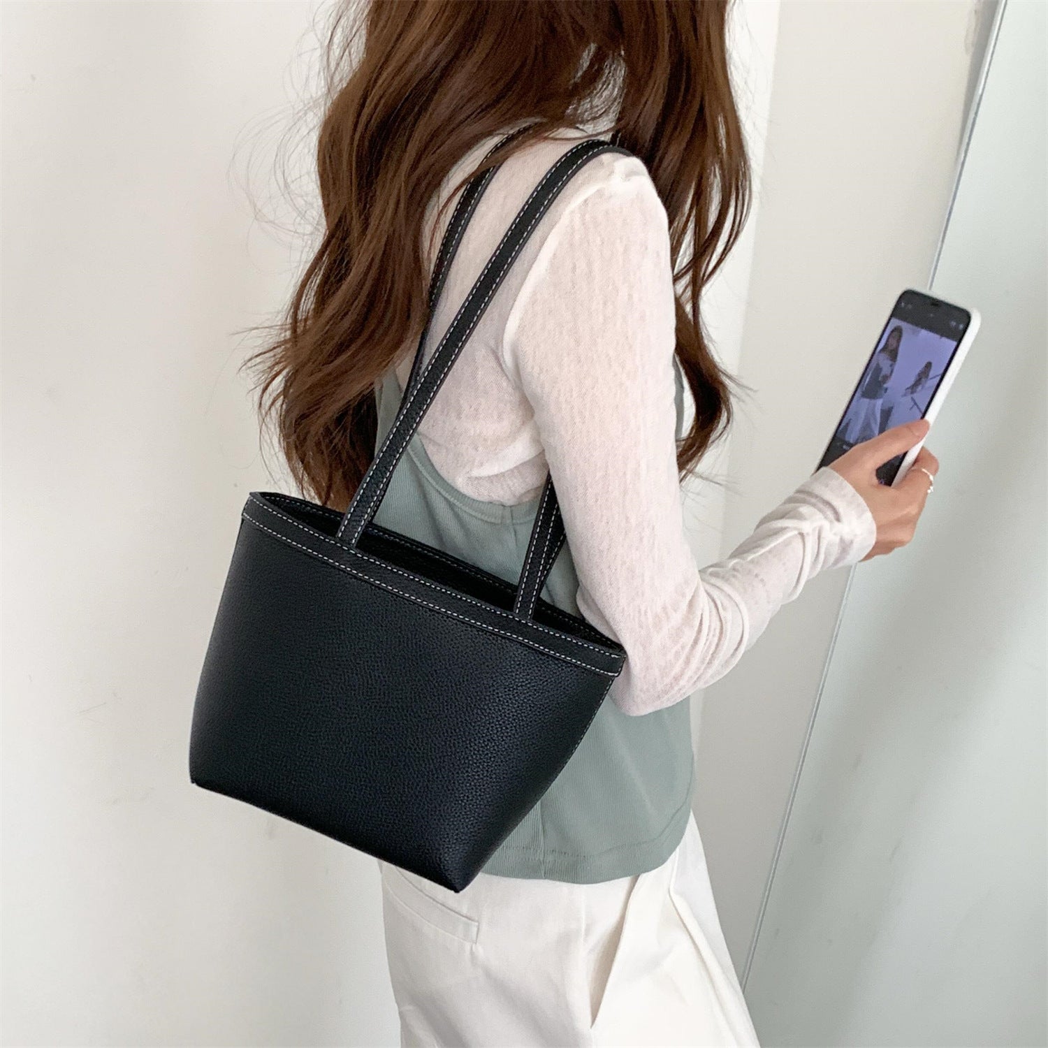 Trendy PU Solid Color Bucket Tote Bag 6W10BBG1889