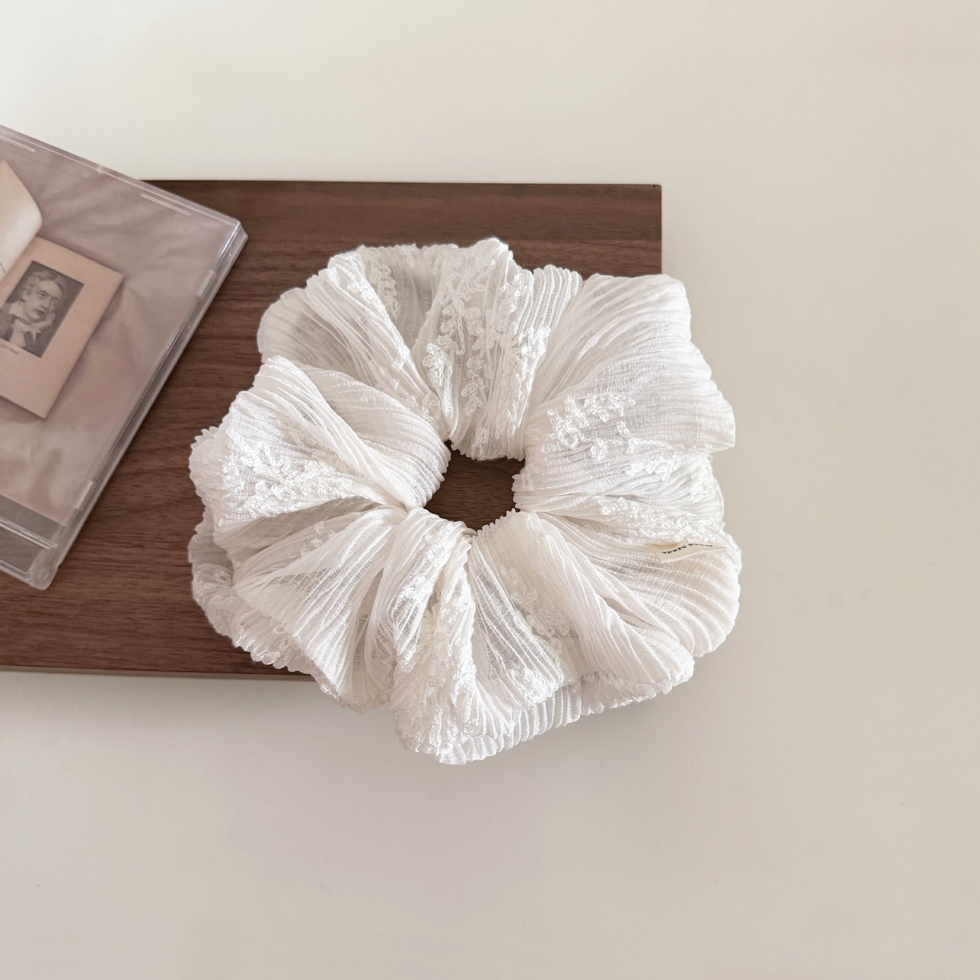 Elegant Floral Embroidery Ruffled Hair Scrunchies MK2BW6W6HSR80