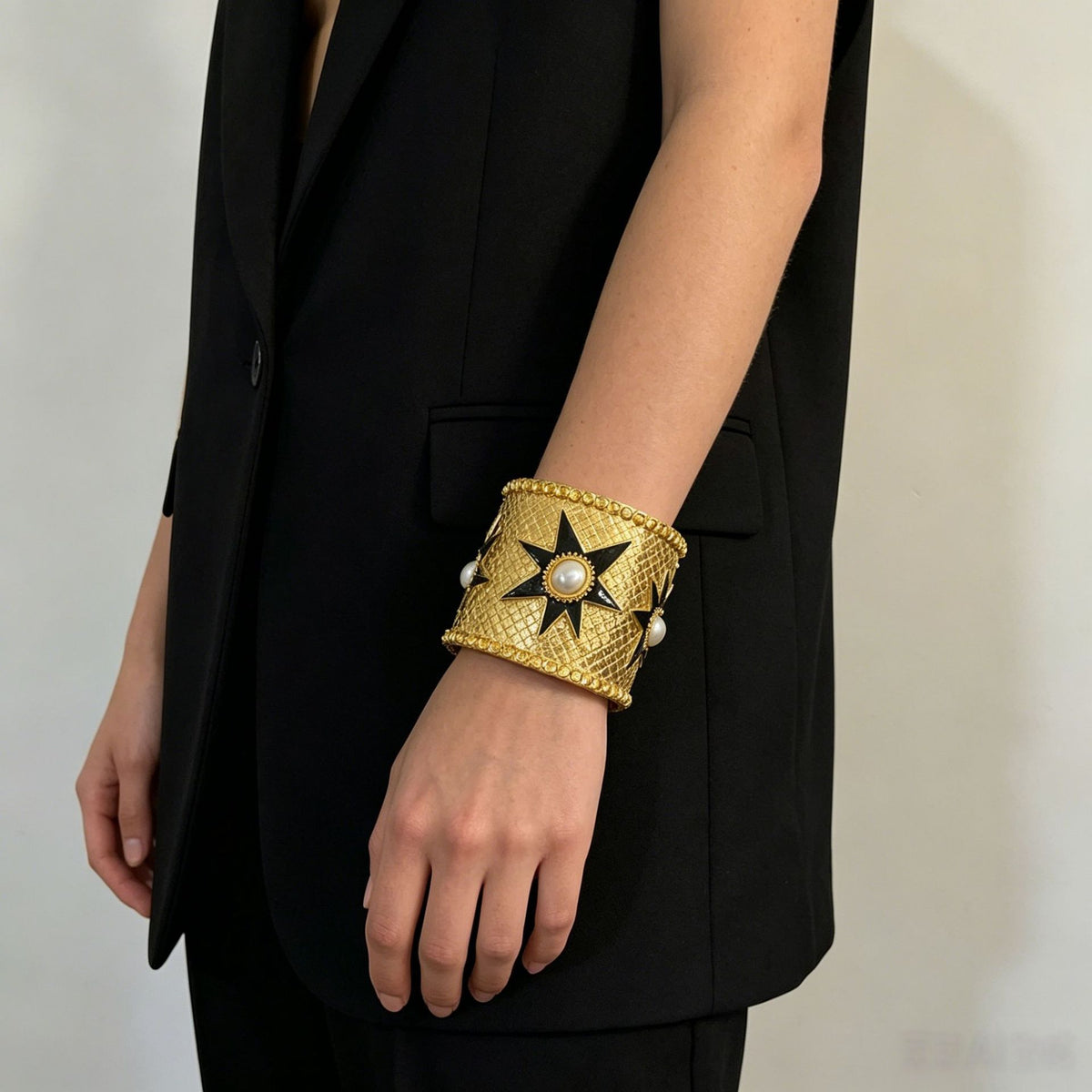 Stylish Pearl Gold Plated Wide Open Cuff Bracelet 6W6JBR617