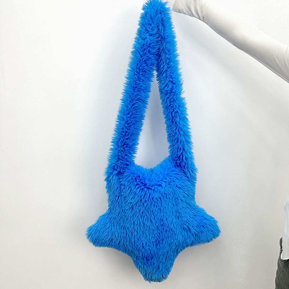 Furry Large Capacity Star-shaped Shoulder Bag DP25G666