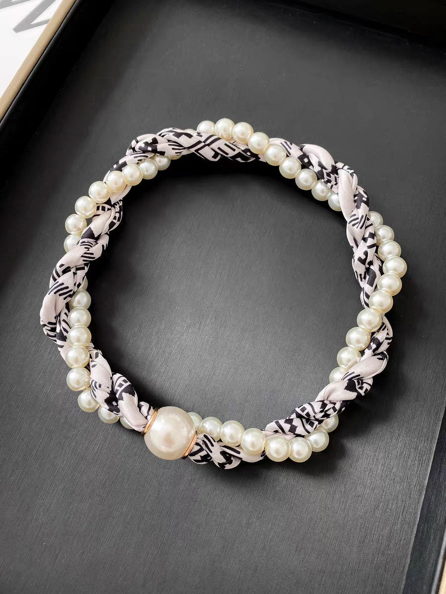 Vintage Paisley Print Pearl Chain Magnetic Scarf Necklace MK2BW6W6JNC235