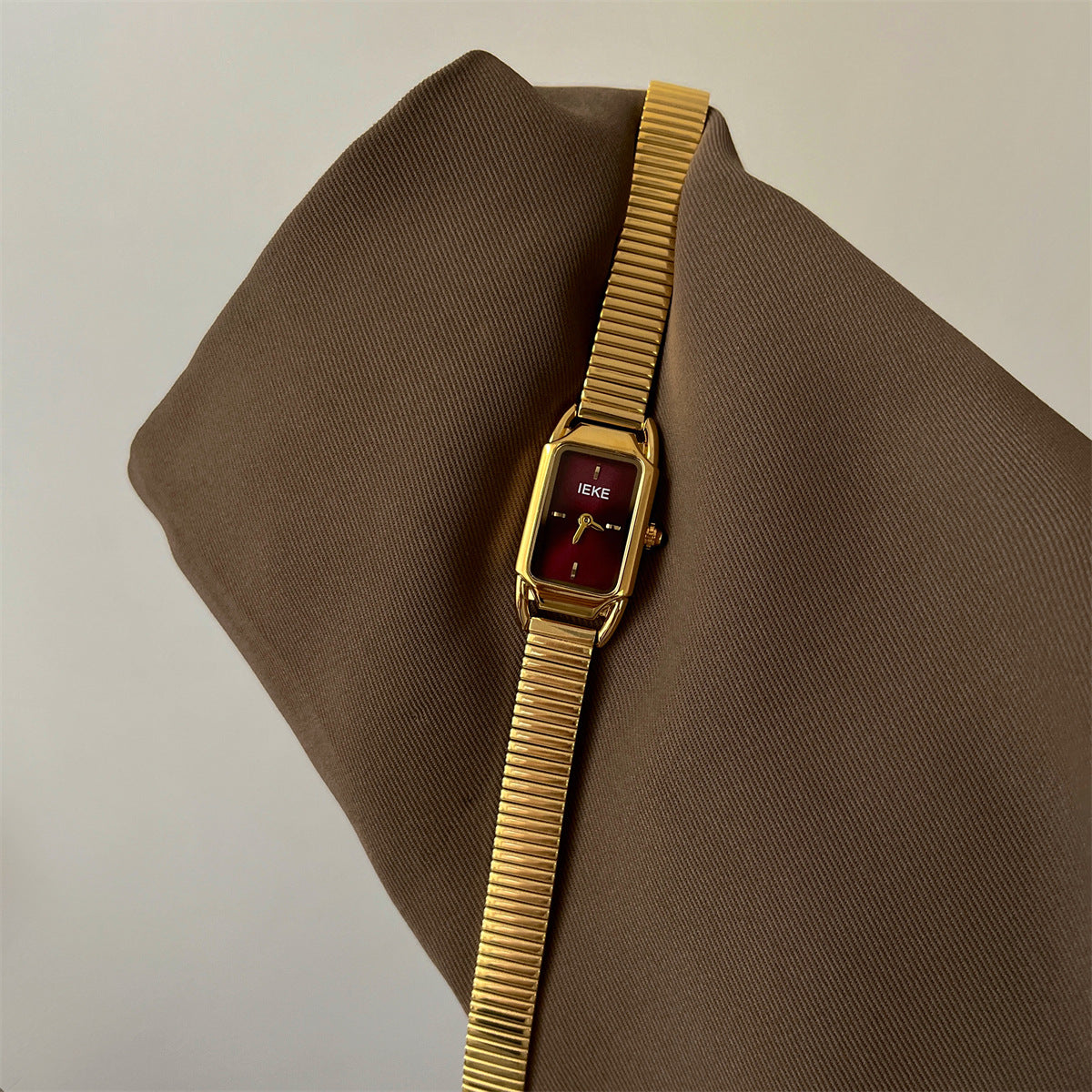 Vintage Gold Red Dial Watch - DippedShop Wholesale - #0243