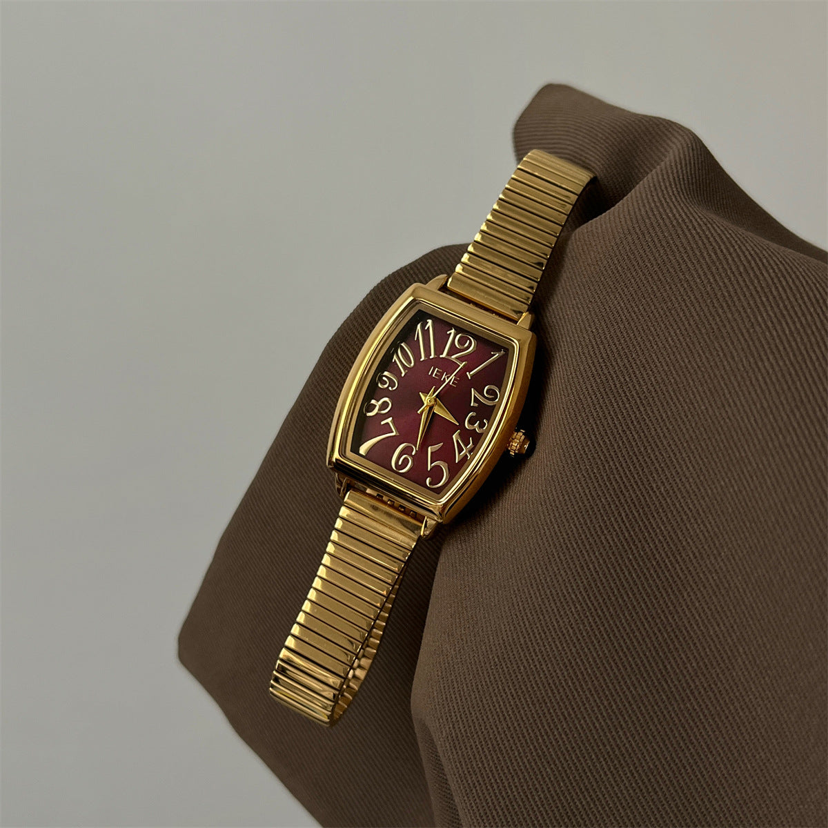 Vintage Gold Red Dial Watch - DippedShop Wholesale - #1939