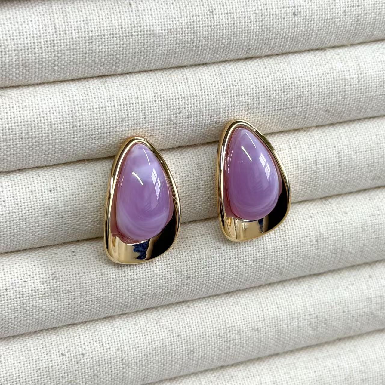Vintage Resin Teardrop Drop Stud Earrings 6W6JER616