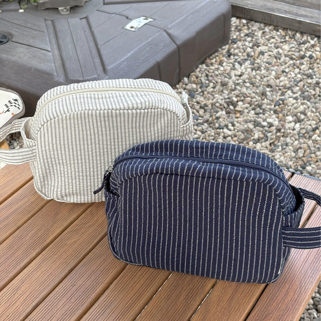 Minimalist Striped Large Capacity Portable Makeup Bag MK2BW6S10BOB87