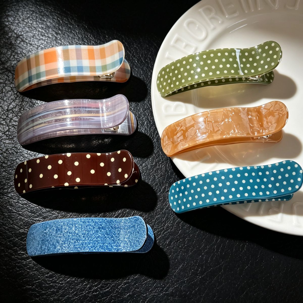 Retro Polka Dot Curved Duckbill Hair Clip 6W6HCP1641