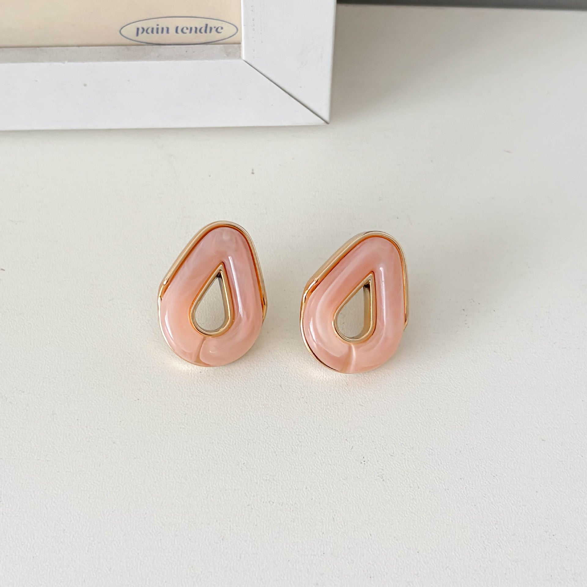 Minimalist Solid Color Hollow Acrylic Stud Earring 6W6JER559