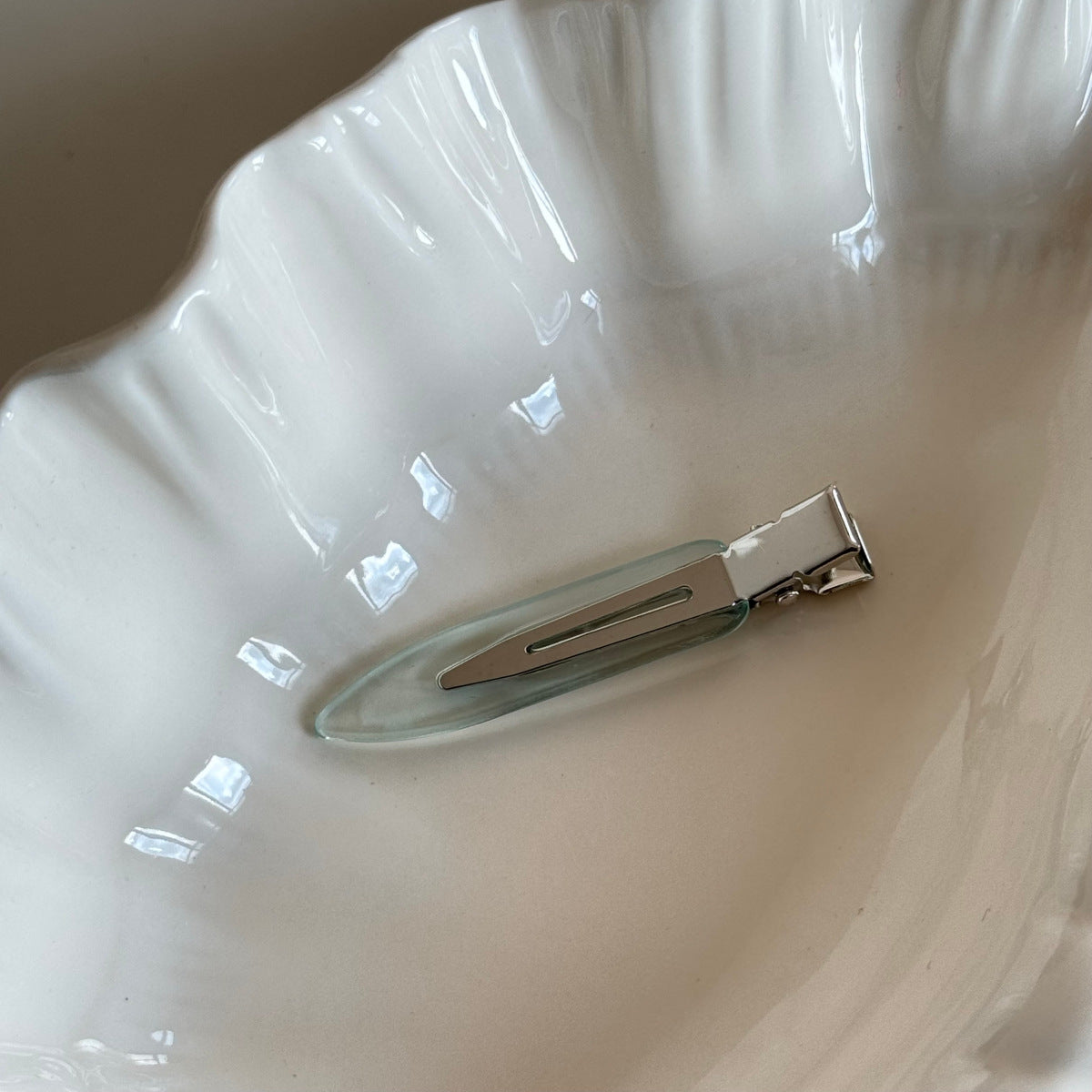 Cute Translucent Seamless Non Bend Hair Clip 6W6HCP1255