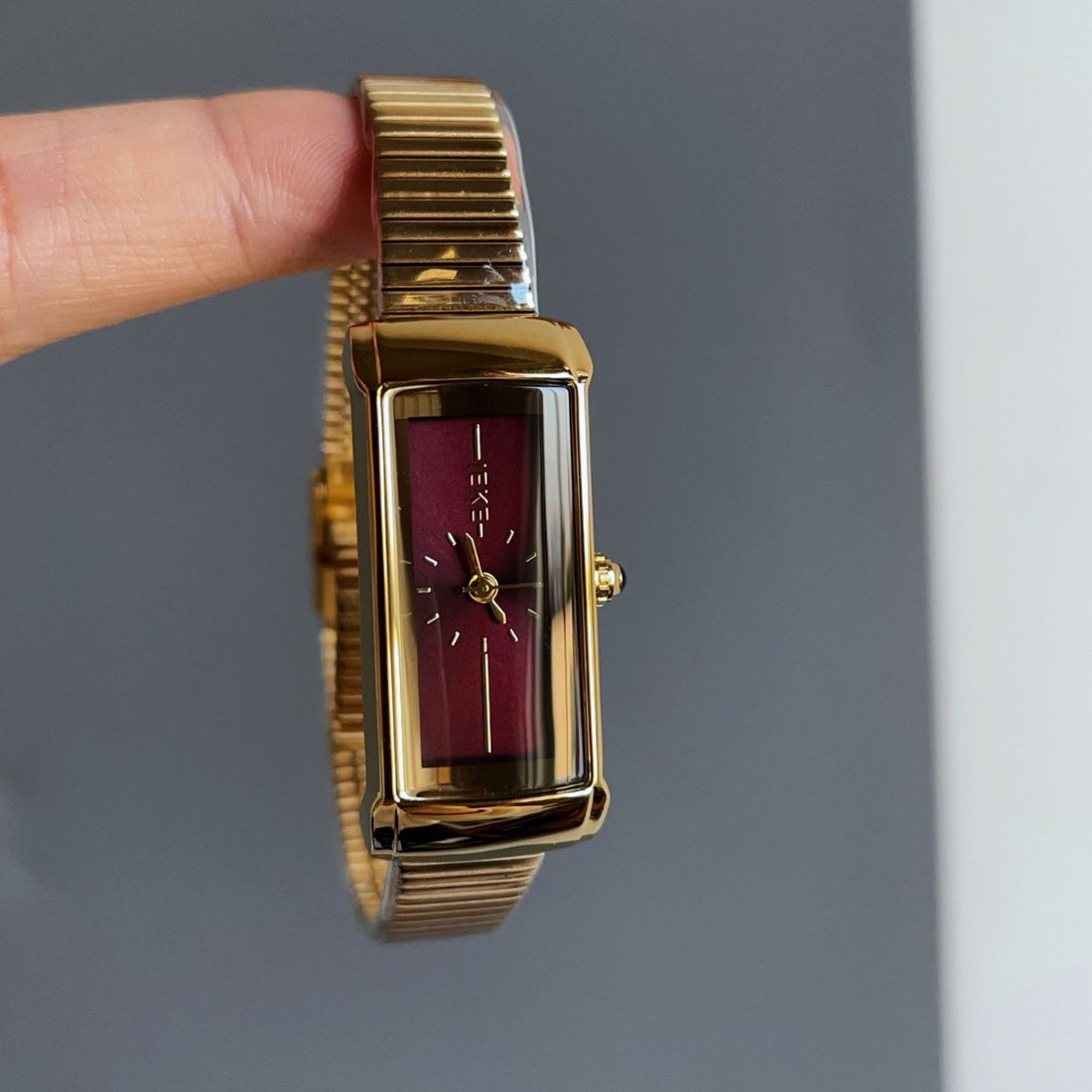 Minimalist Geometric Dail Stainless Steel Watch DP25E440