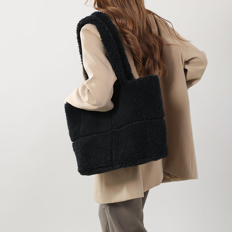 Solid Color Faux Shearling Shoulder Tote Bag 6W10BBG1882