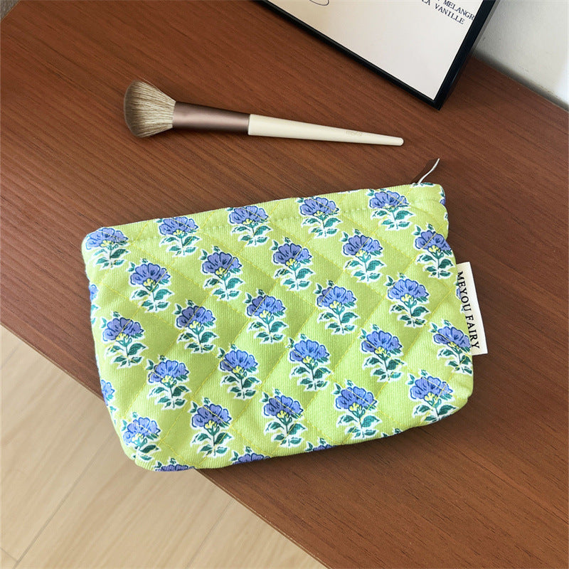 Sweet Floral Print Quilt Shell Cosmetic Bag 6S5CO117