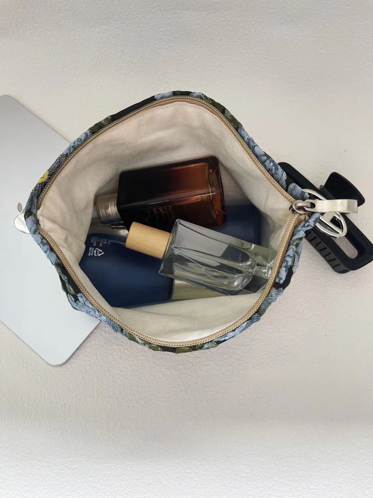 Flower Embossed Large Capacity Makeup Bag MK2BW6W10BOB406