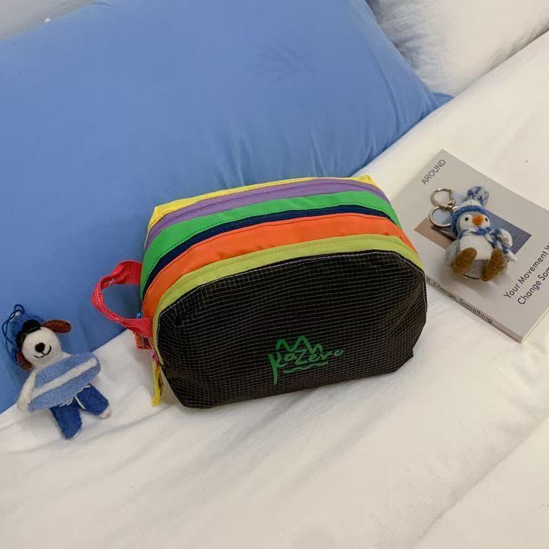 Colorful Large Capacity Portable Makeup Bag MK2BW6S10BOB114