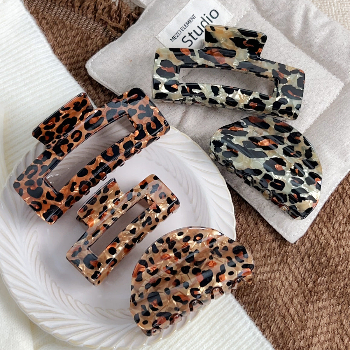Vintage Leopard Large Square Hair Claws DP25G408