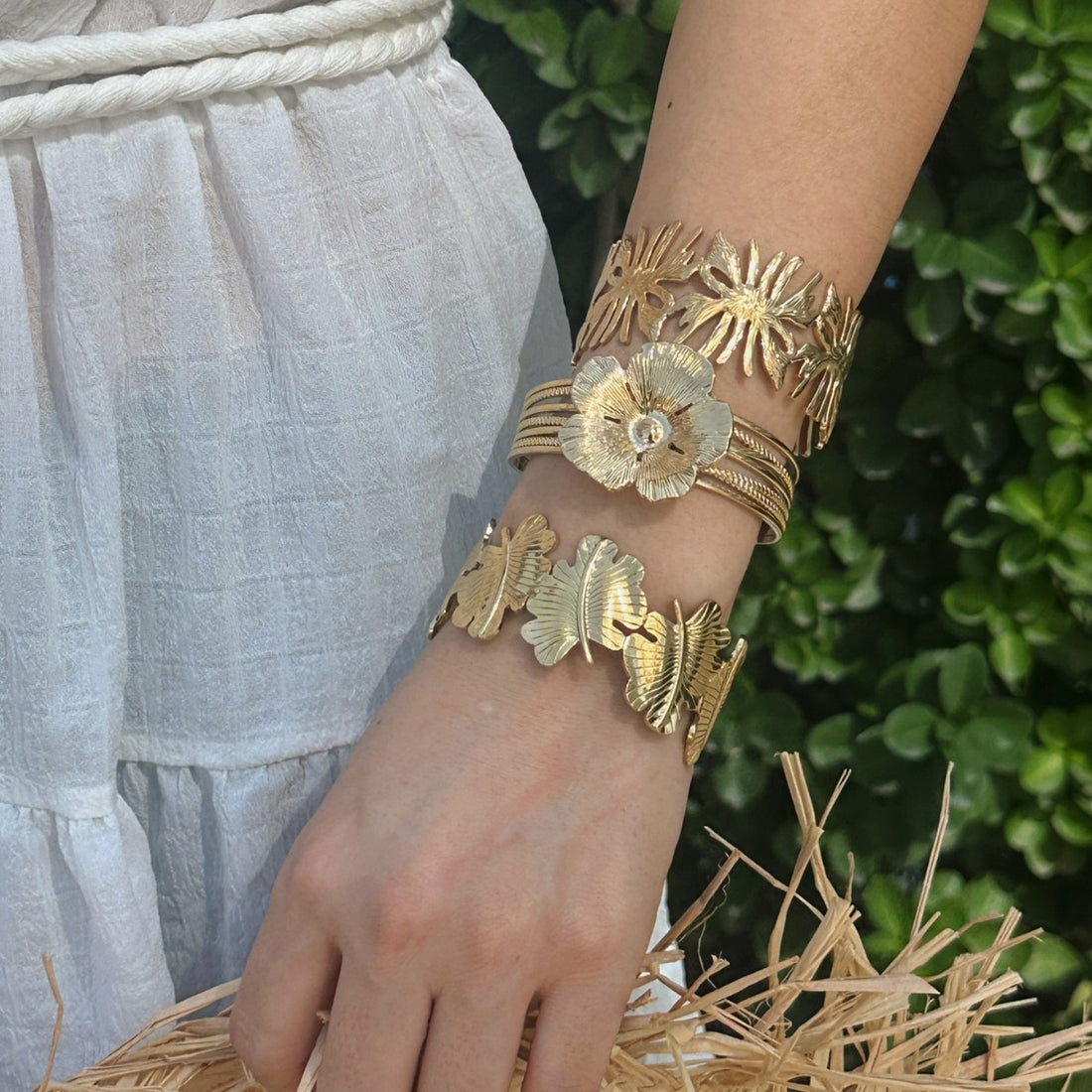 Vintage Irregular Hollow Geometric Bracelet DP25F821
