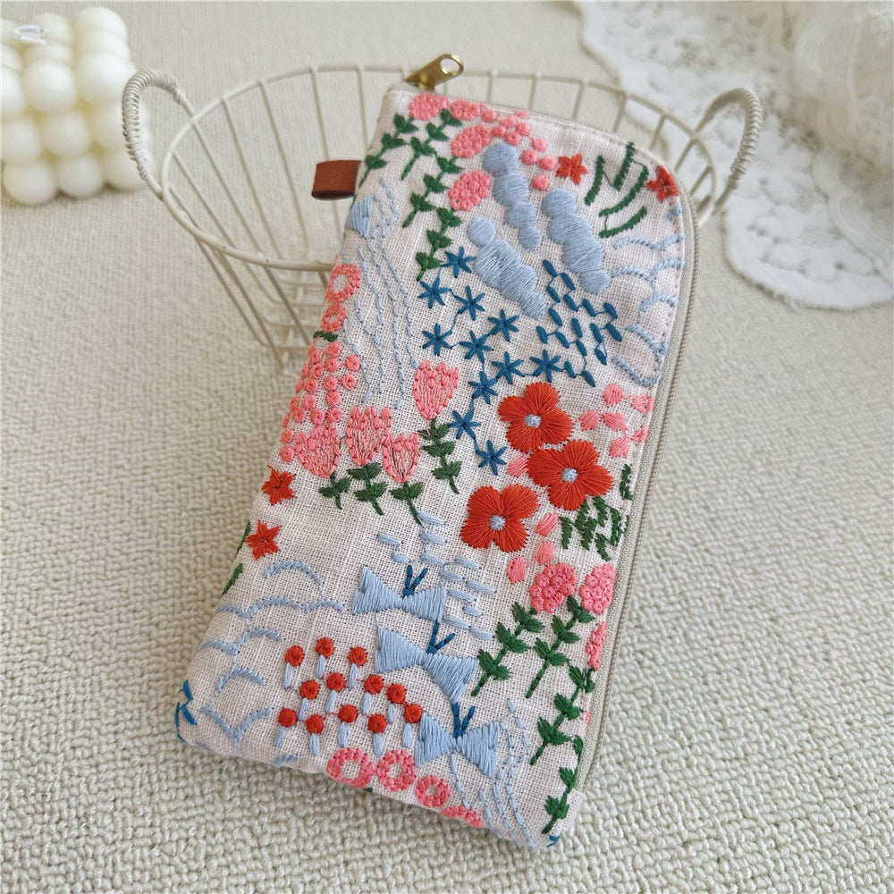 Stylish Floral Embroidery Lightweight Sunglasses Case MK2BLC6S13HSY74
