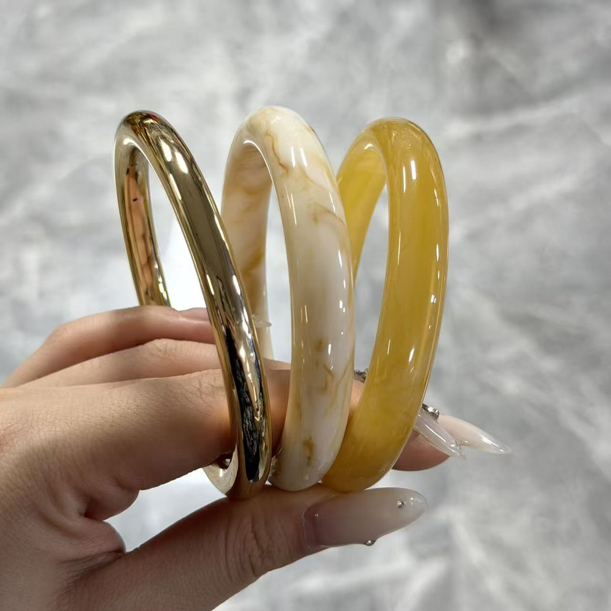 Vinatge Multi-Color Stackable Resin Bacelet Set 6W6JBR574