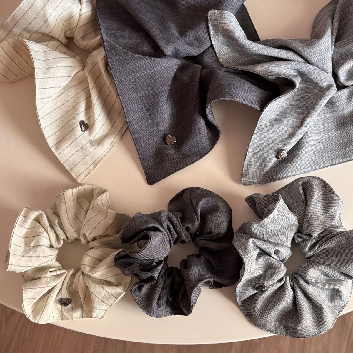 Fine Pinstripe Simple Love Hair Tie DP25G401