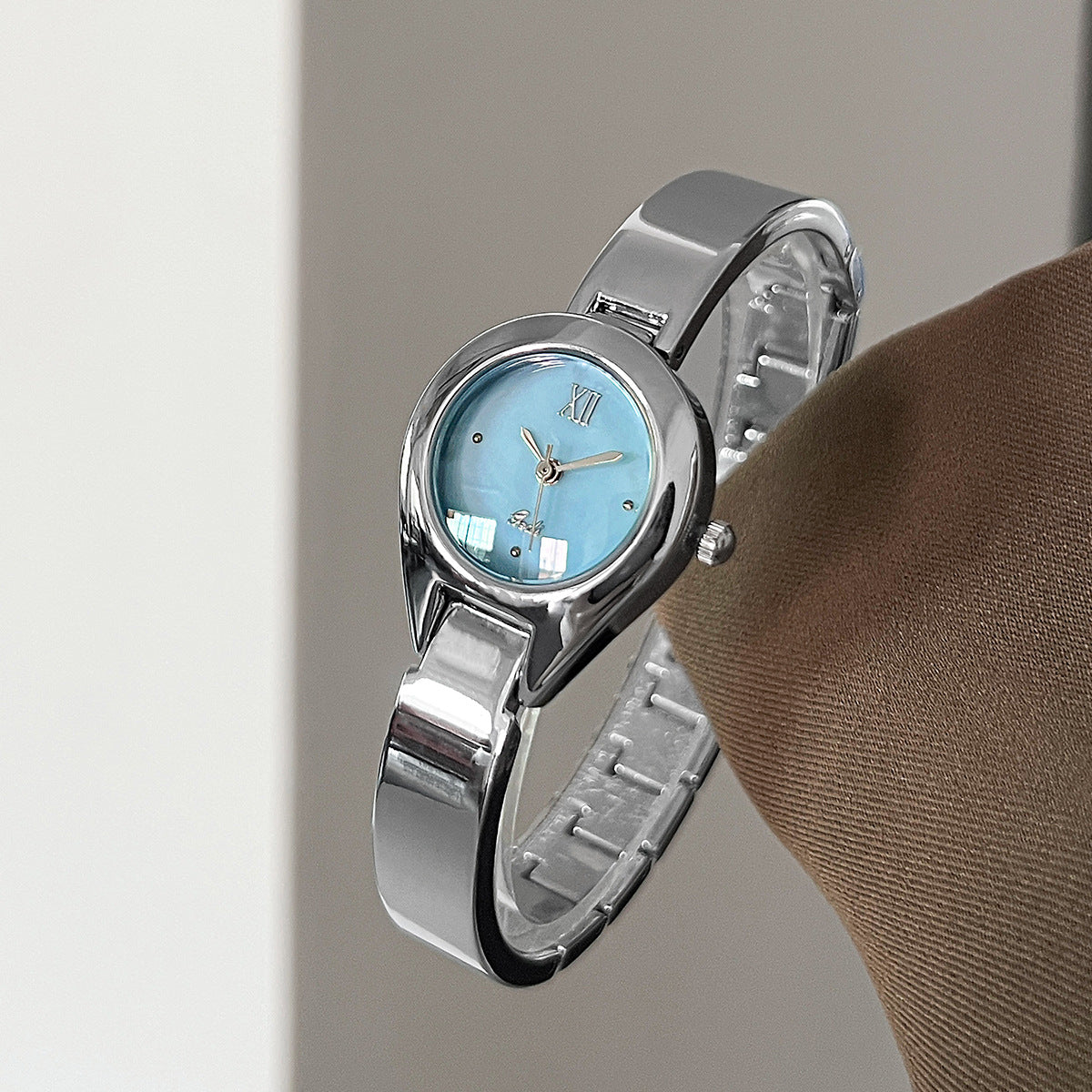 Minimalist Gold Analog Quartz Wrist Watch MK2SSAS6W6JWA14
