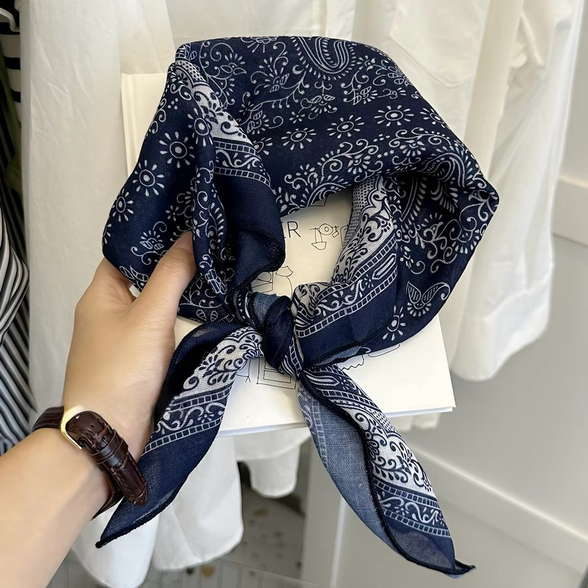 Retro Cashew Print Lightweight Silk Scarf 6W6NSI265