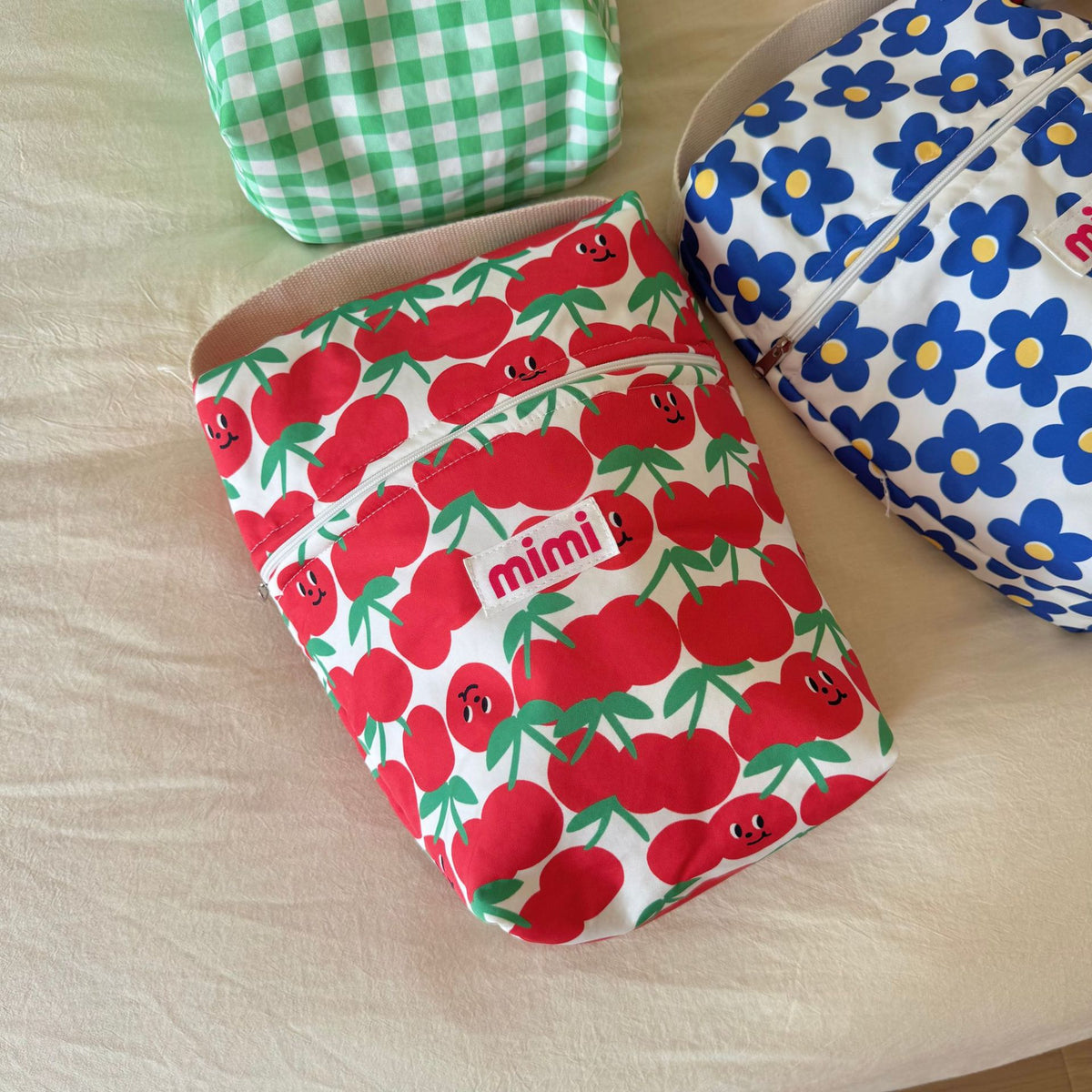 Cute Strawberry Print Portable Cosmetic Bag 6C5CO275