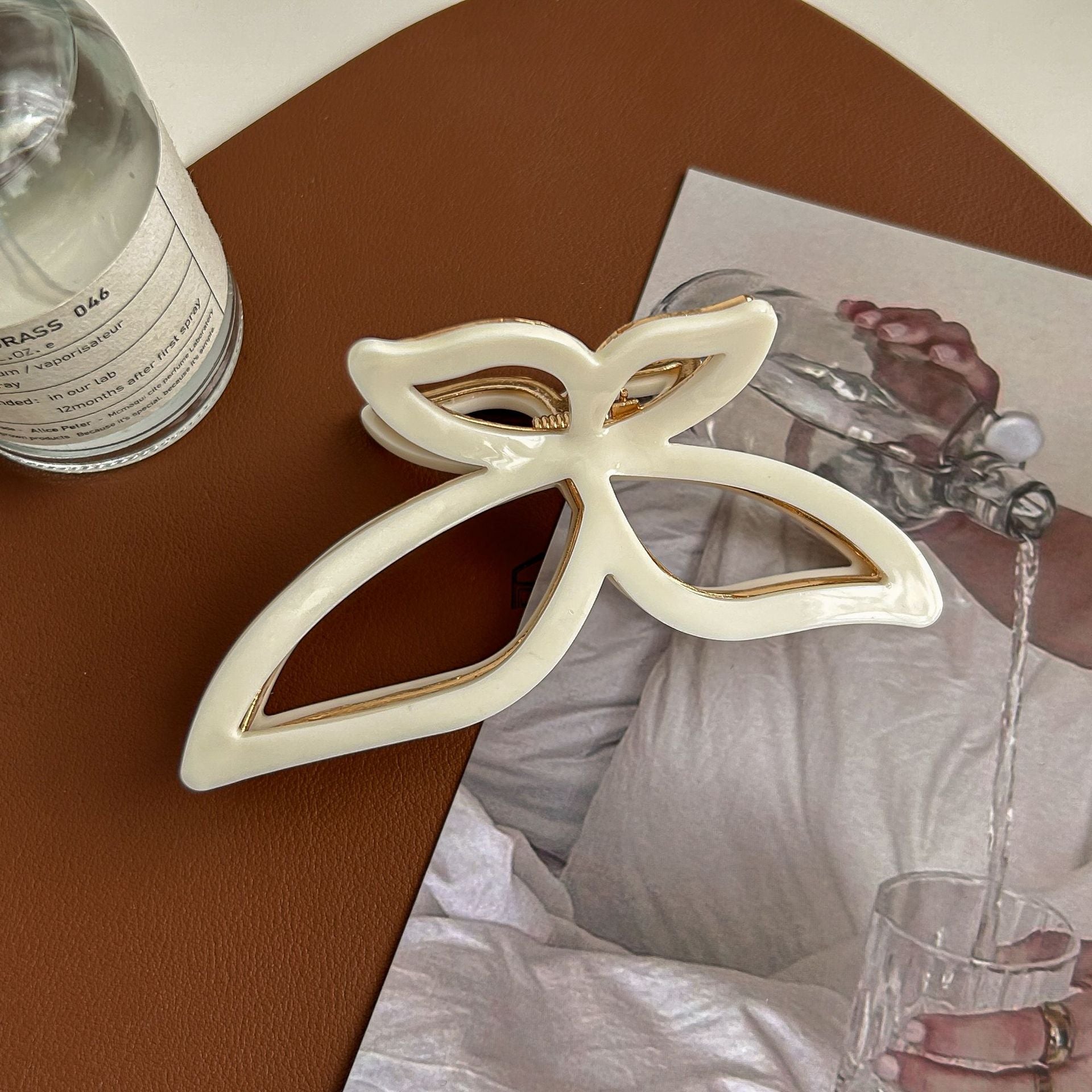 Elegant Butterfly Large Strong Hold Hair Claw MK2PPM6W6HCP358