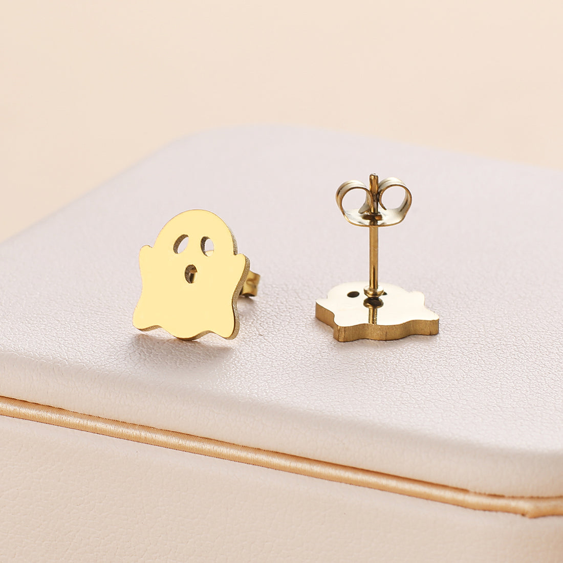 Funny Halloween Small Ghost Stud Earrings DP25G511