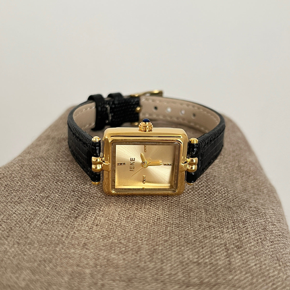 Oval Dial Leather Watch - DippedShop Wholesale - #6931