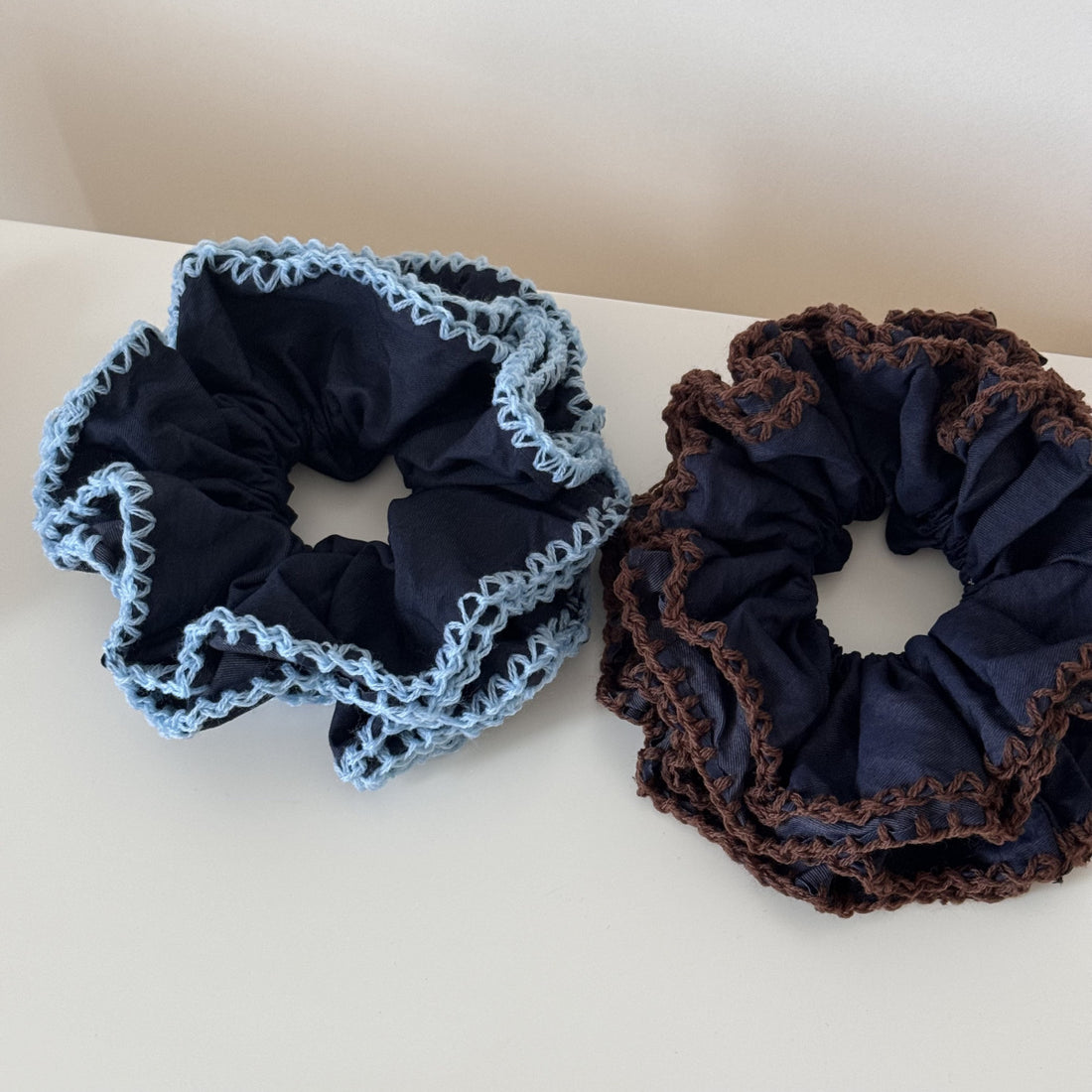 Elegant Yarn Trim Scrunchies Hair Tie DP25F952